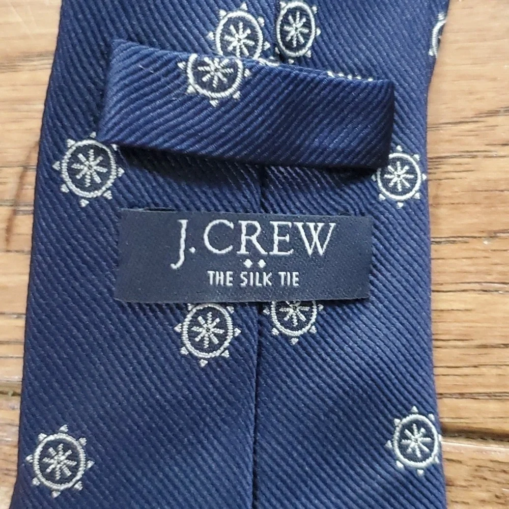 J. Crew the silk tie blue wheel